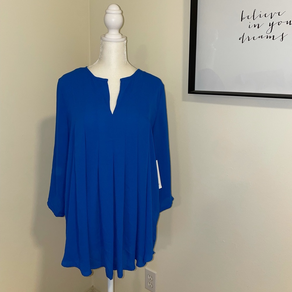 NWT Sz. M Karen Kane Top